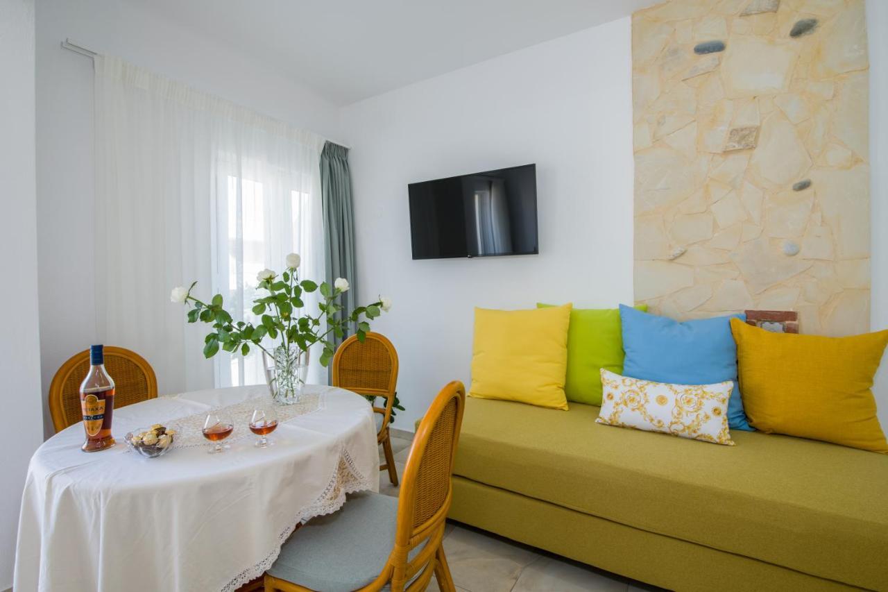 Lucky Suites-Adults-Only Elegant Stay Rethymno  Bagian luar foto