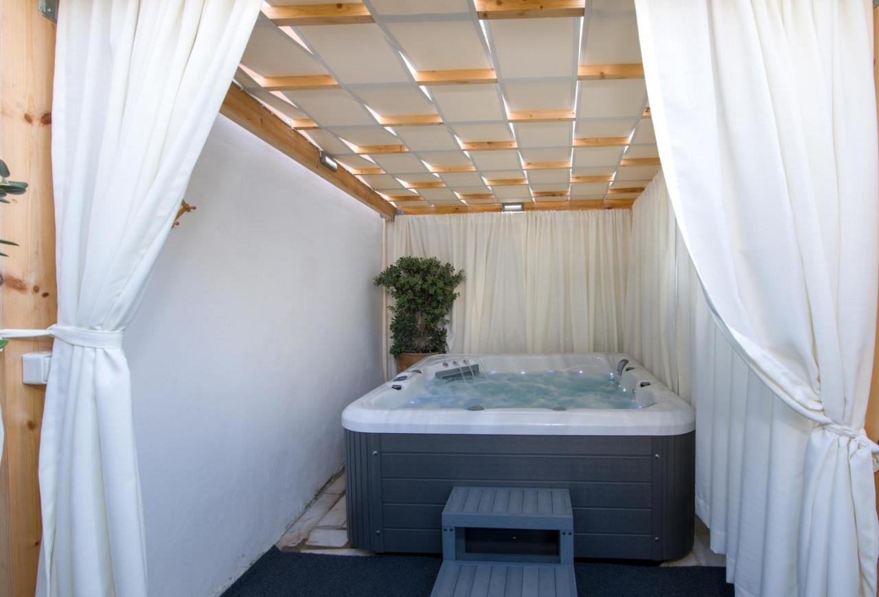 Lucky Suites-Adults-Only Elegant Stay Rethymno  Bagian luar foto