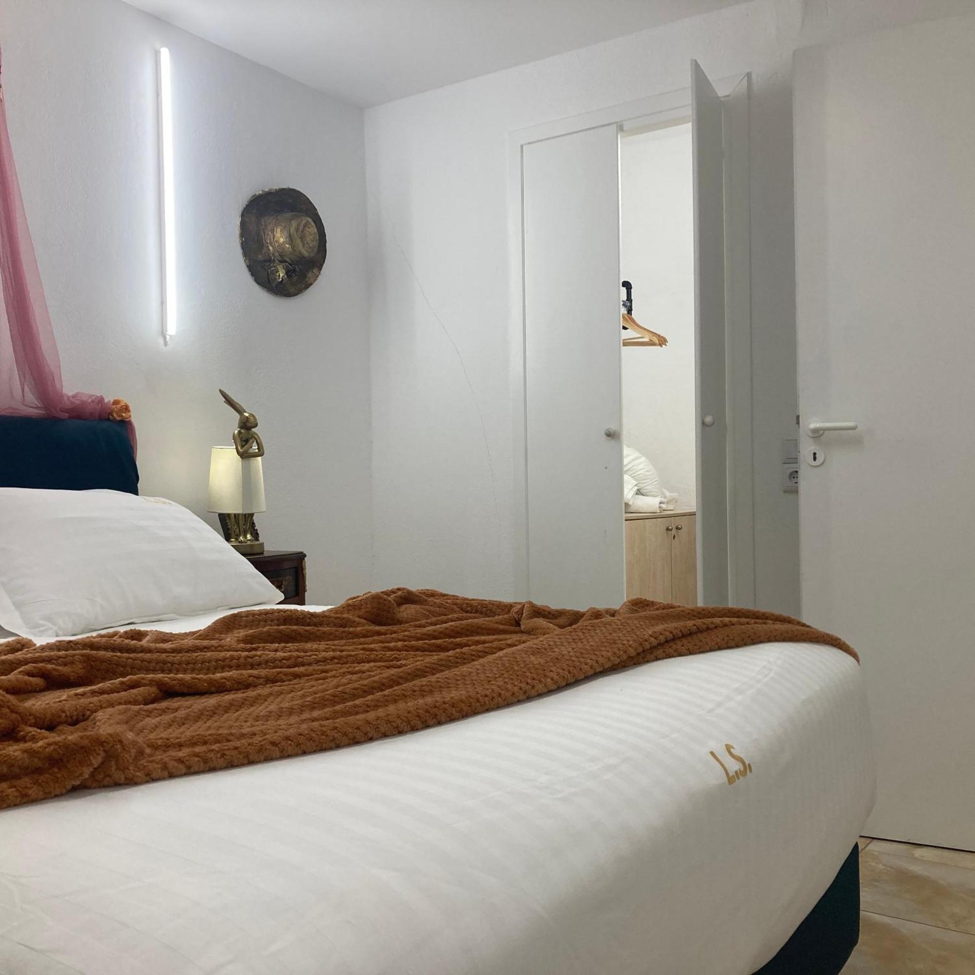 Lucky Suites-Adults-Only Elegant Stay Rethymno  Bagian luar foto