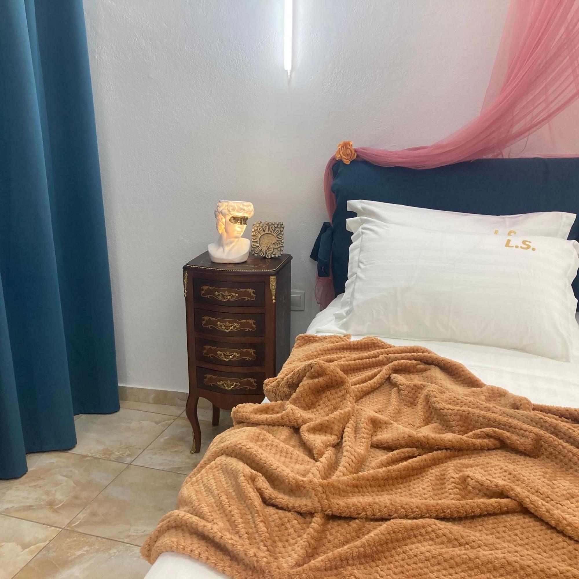 Lucky Suites-Adults-Only Elegant Stay Rethymno  Bagian luar foto