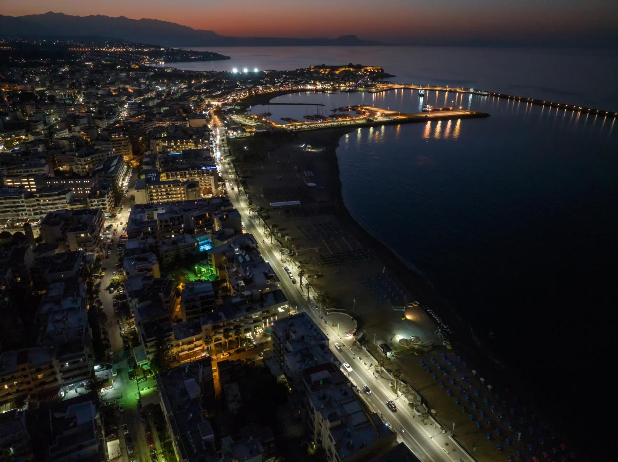 Lucky Suites-Adults-Only Elegant Stay Rethymno  Bagian luar foto